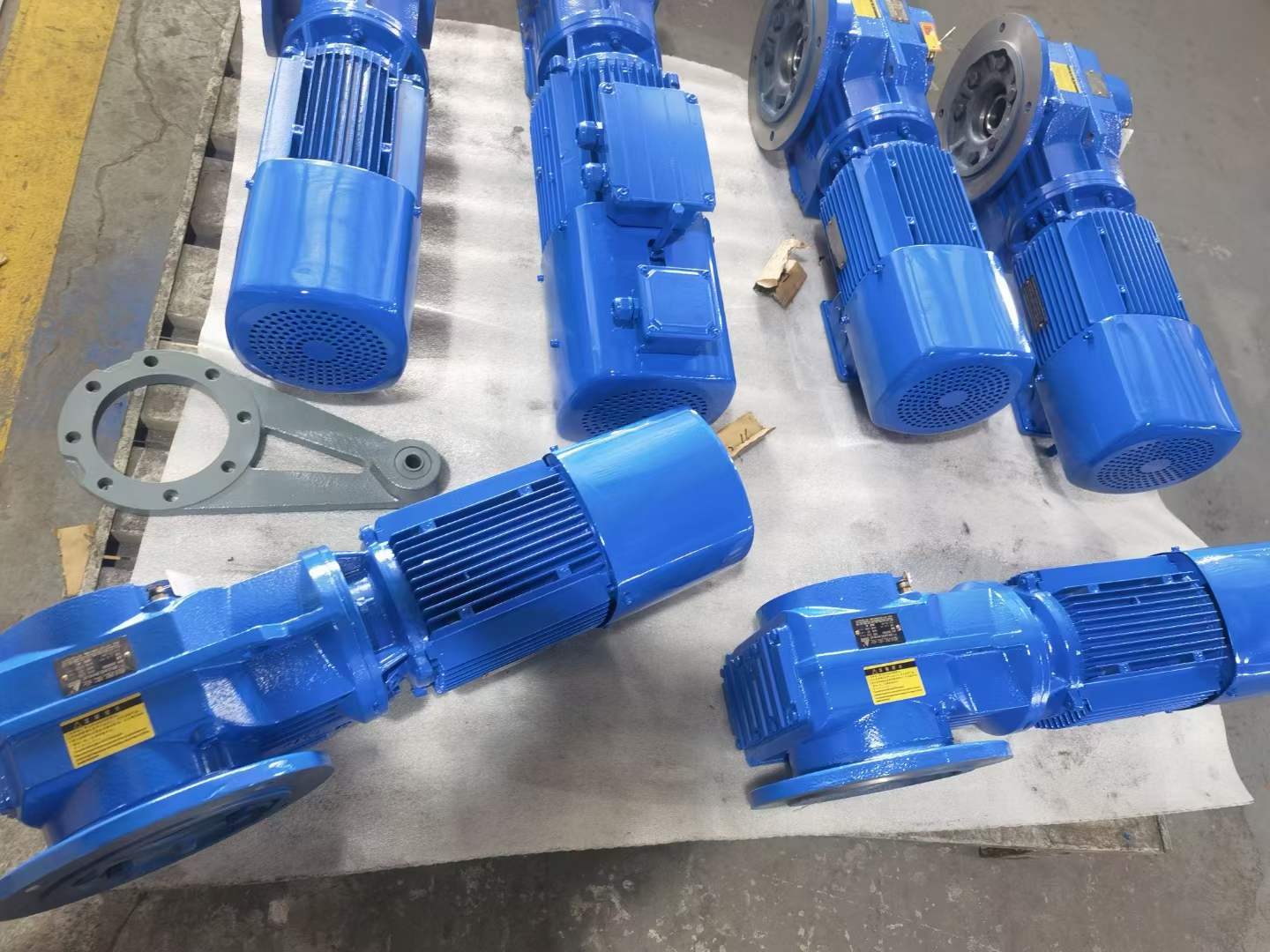 R38-Y1.5KW-15.6M1行星减速机MC2REHT02
